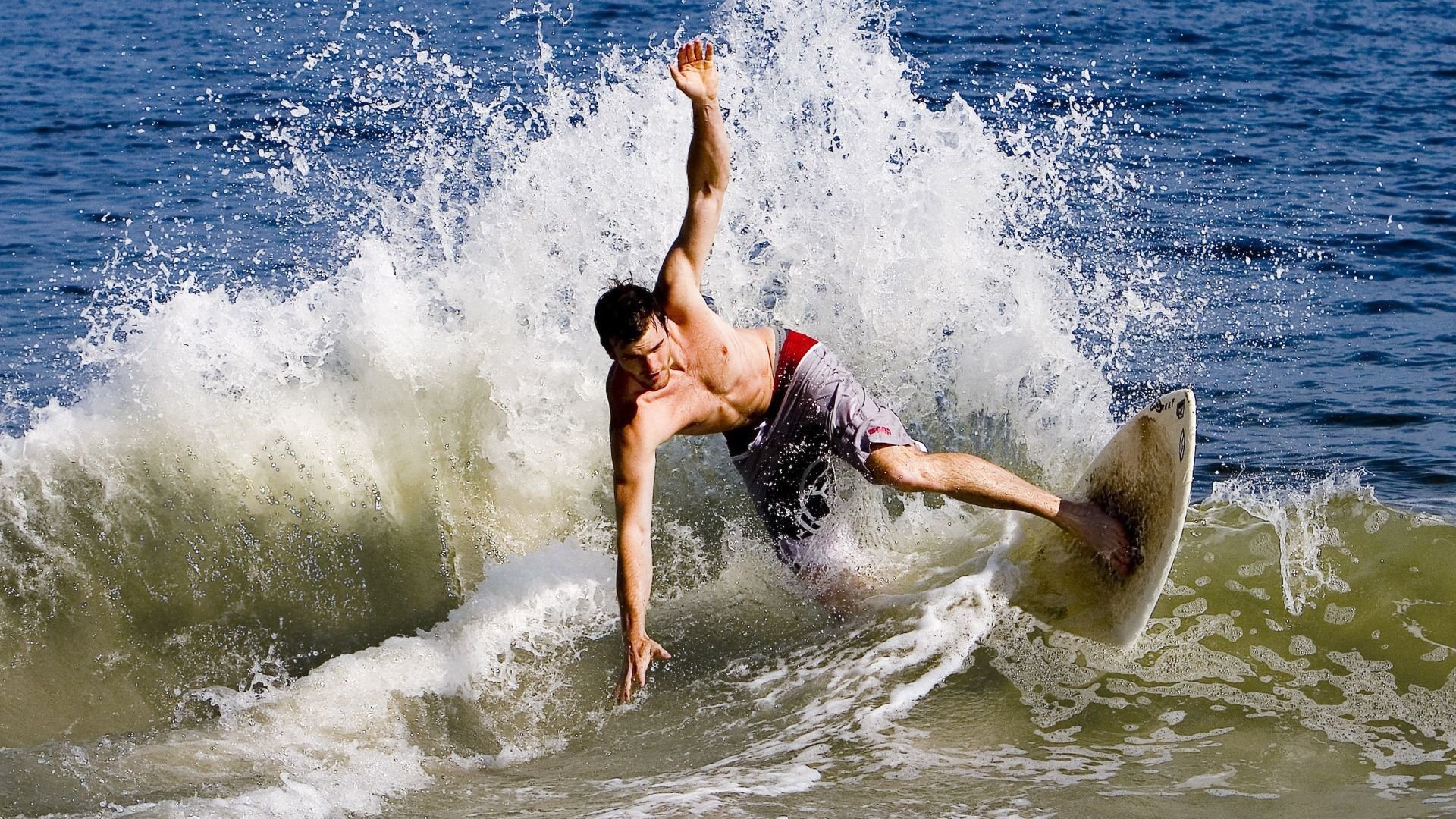 赛季最佳防守：那些铁壁封锁的精彩瞬间，铁壁防御什么意思